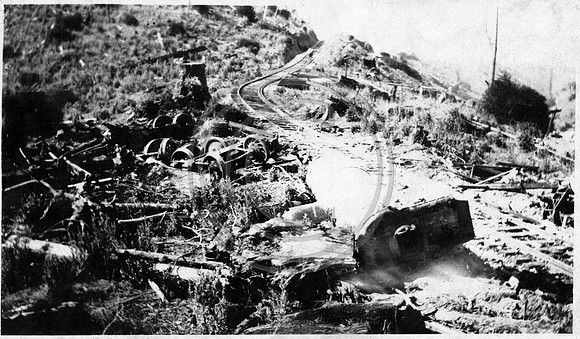 Train WreckPerrottCrk2HistPhoto