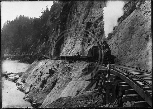 Train Scotia Bluffs - 1999_01_0139b
