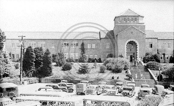 HSU 1940s founders hall