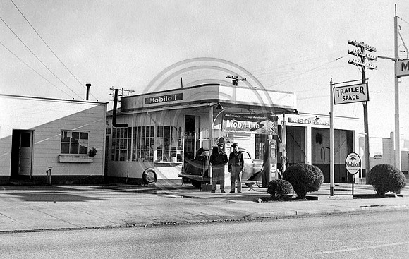 Mobile gas station in Arcata where hole in the wall is today