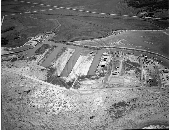 fields landing early 40s