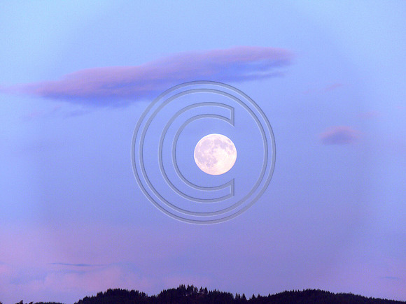 Full Moon Rising
