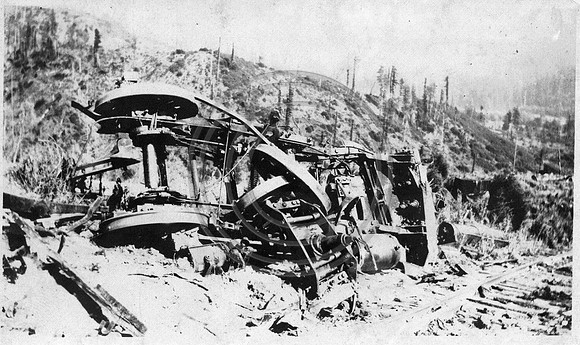Train WreckPerrottCrk3HistPhoto