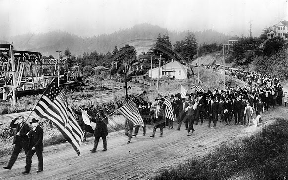 Armstice Day Parade from Rio Dell to Scotia