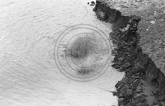 Hole in the jetty at Fortuna