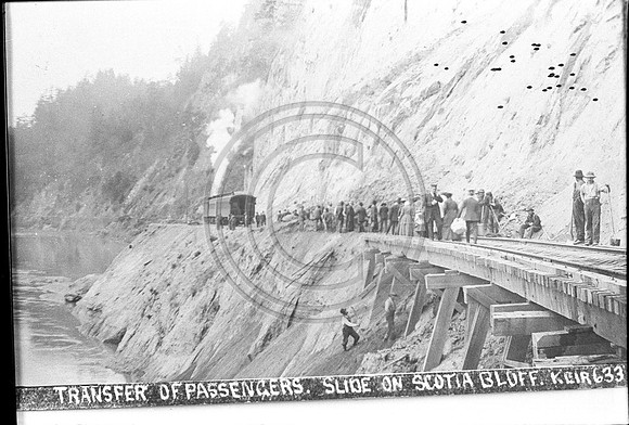 Train Scotia_Bluffs-1999031596