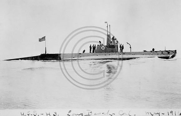 U.S.S.H-3 Submarine at Longbeach California May 1916